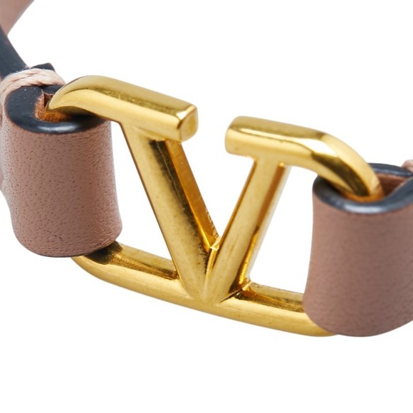 Valentino Garavani logo belt bracelet in beige and pink leather for women. main image 4